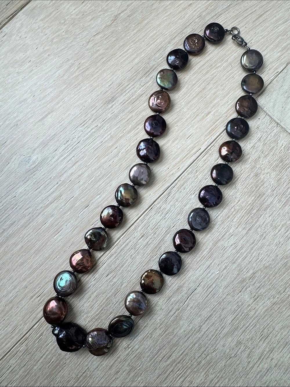 Iridescent black pearl Beaded Necklace in Brown & Black New